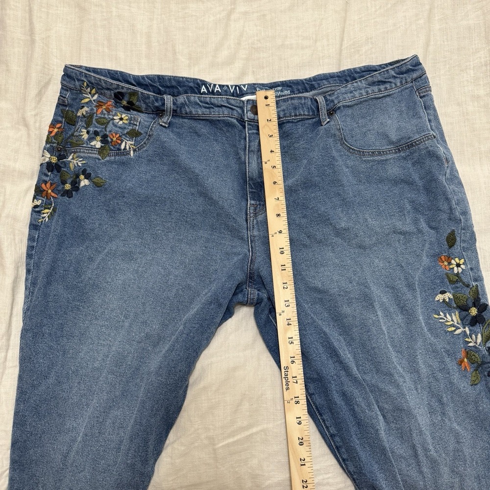 Ava & Viv Womens Embroidered Floral Jeans Super Stretch Cropped Straight Leg 26W - Picture 3 of 5